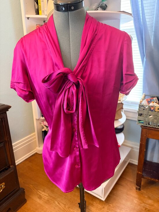 New York & Company Tops - Fuchsia Satin Tie Neck Blouse Womens Medium Pink Short Sleeve Career Barbiecore